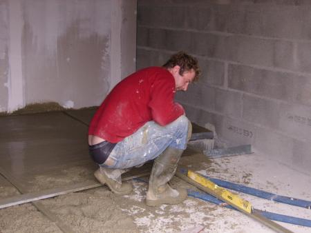 Soun et son pantalon taille basse